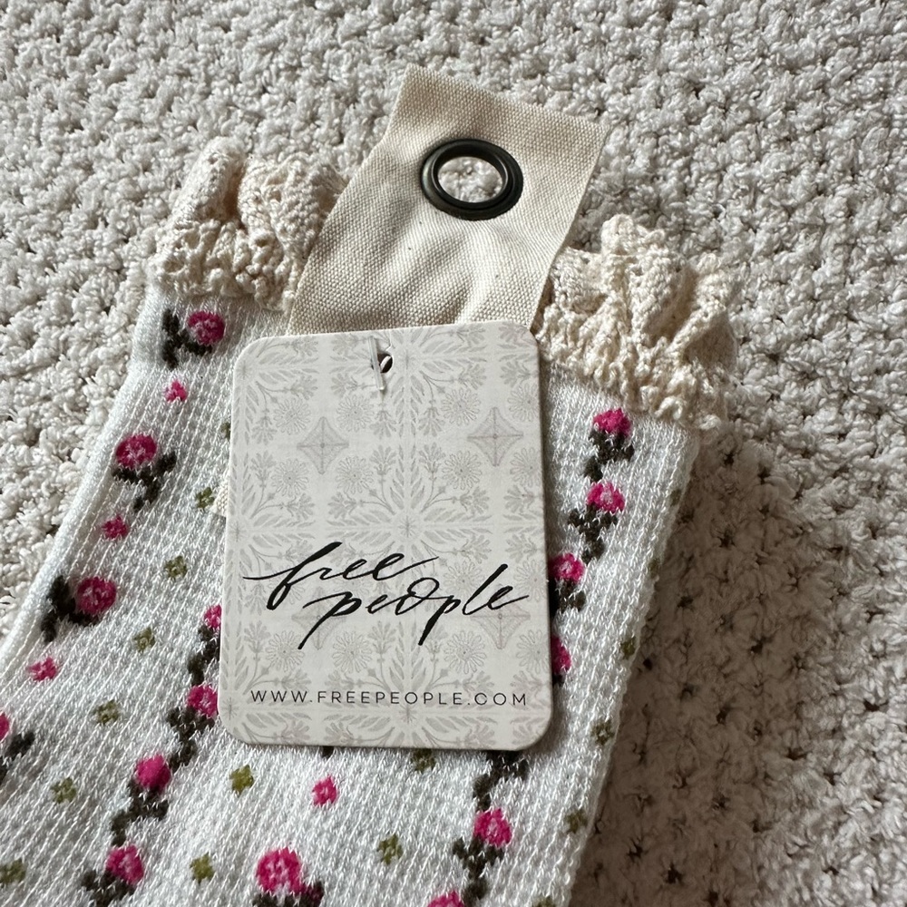 Free People ruffle socks, 🧦 ivory NWT